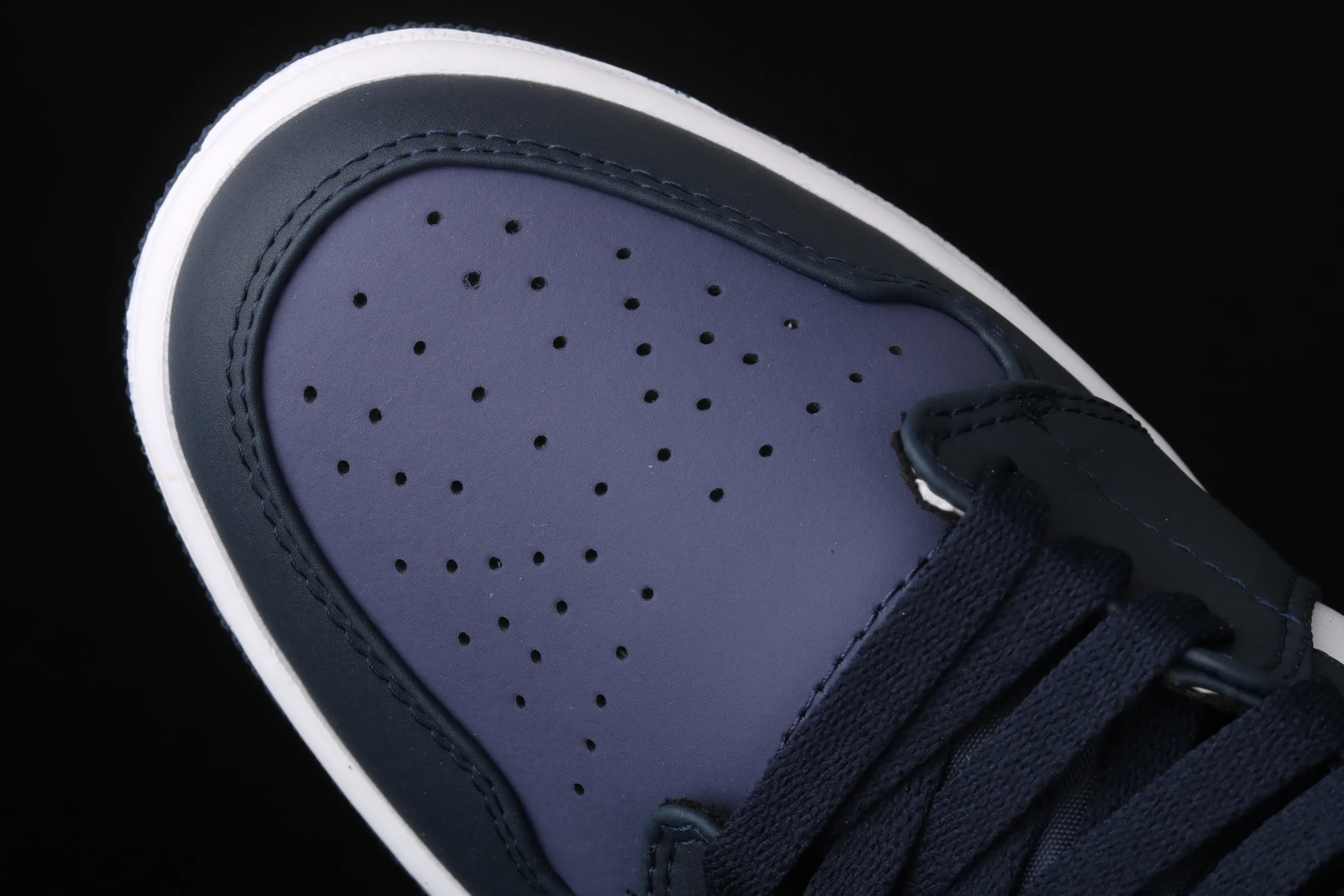 All categories Air Jordan Jordan series basketball shoes Air Jordan 1 Mid Air Jordan 1 Mid AJ1 Joe 1 fashion casual black and blue basketball shoes 554724-445